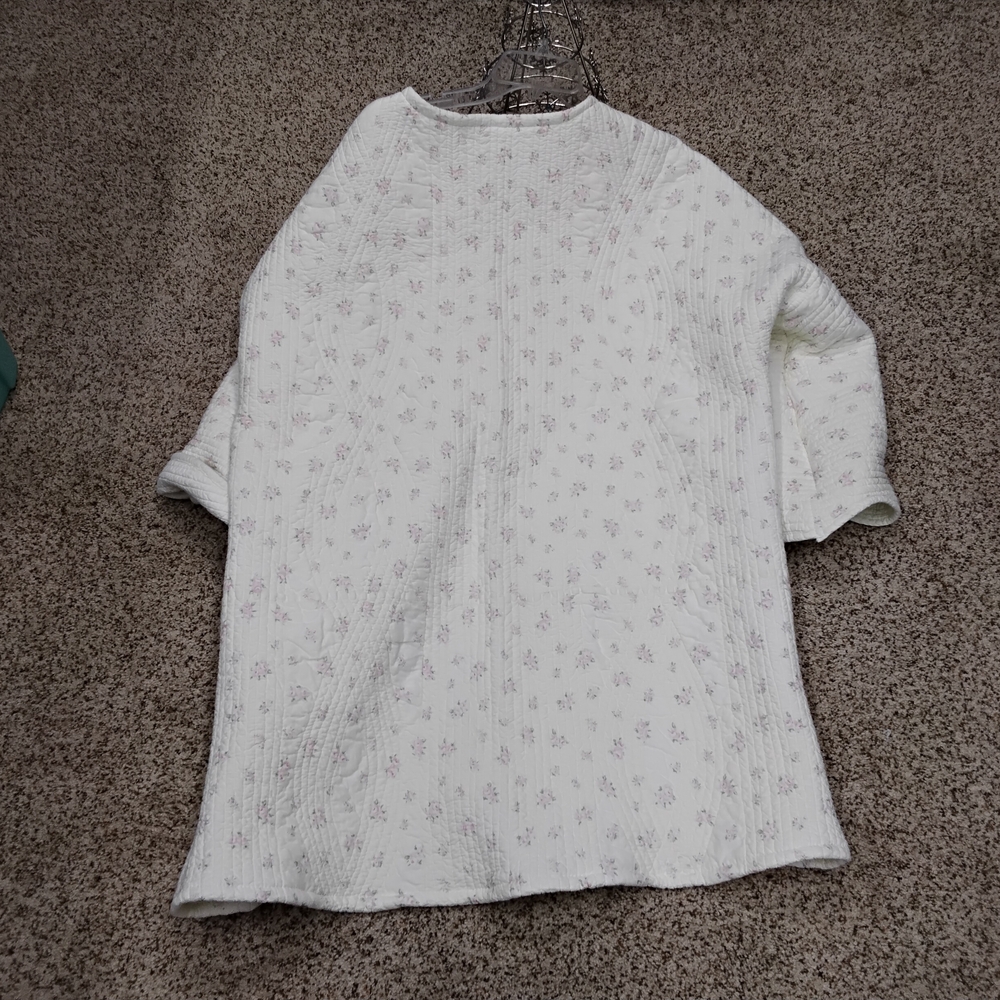 3822 Size 2X Women's Upcycled Quilted Cream Coat, Made from a Quilt. - Picture 6 of 7